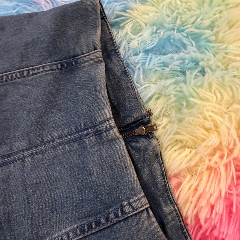 Free People Denim Mini Skirt High Waisted Seamed Blue Jean Medium Wash Size 2 - Picture 3 of 6